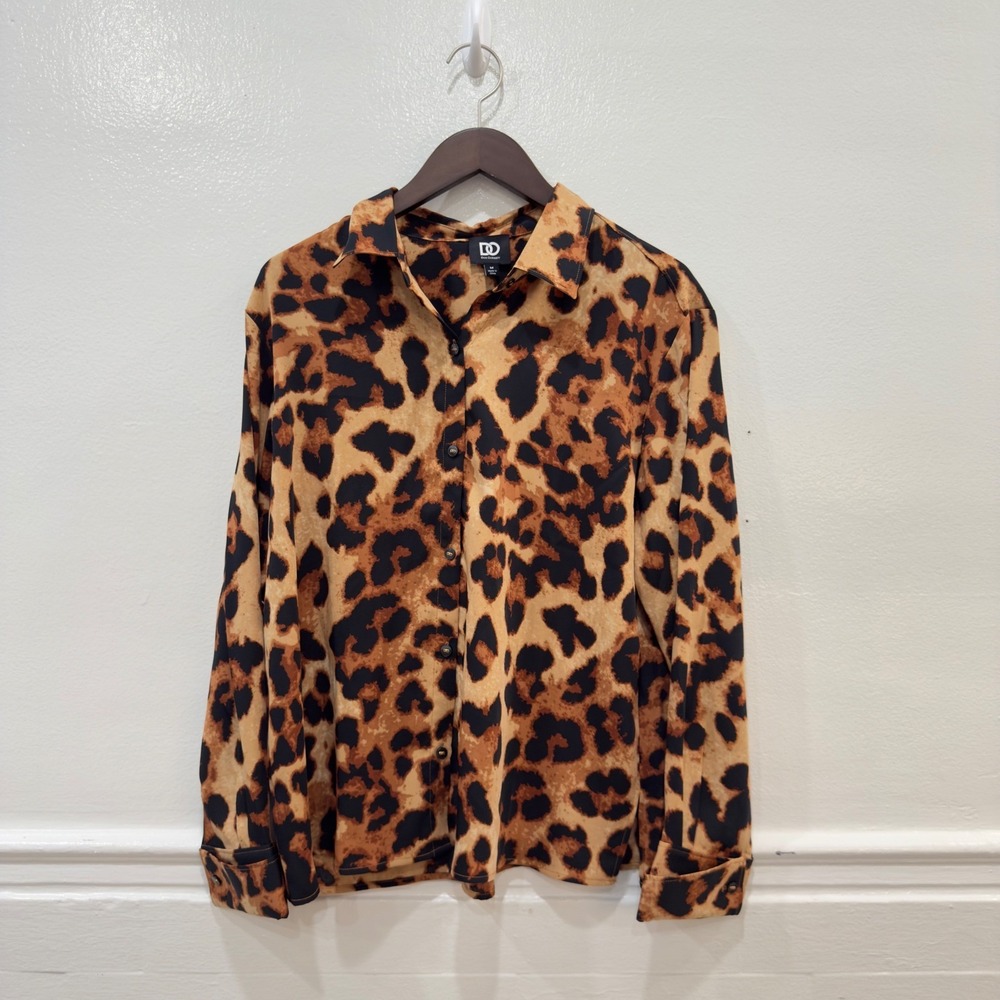 Dee Ocleppo Yona Leopard Print Relaxed Button Front Blouse Tan Brown Black M